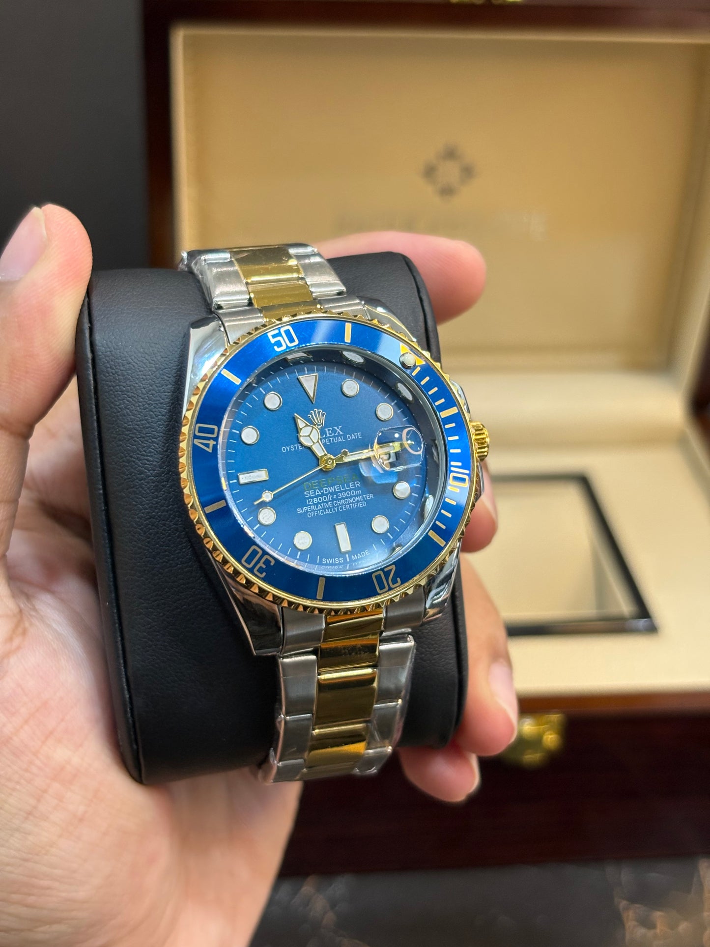 ROLEX SUBMARINER DATE ( BLUE DIAL )